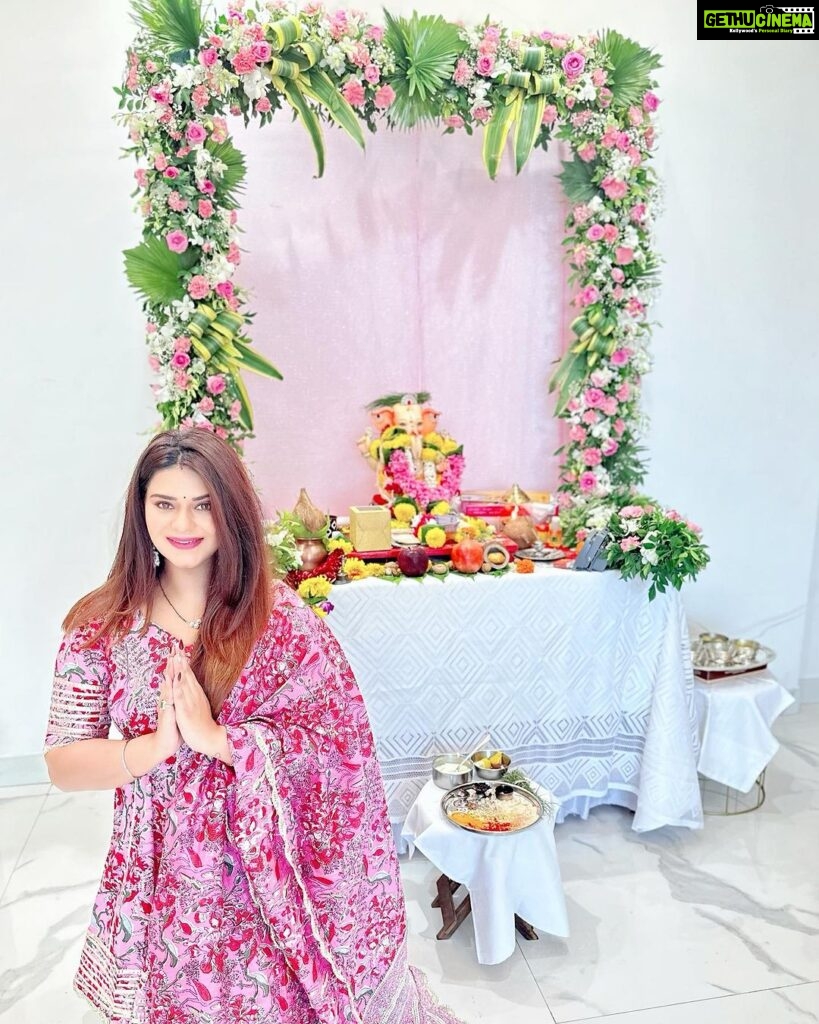 Poonam Preet Bhatia Instagram - “Ganpati Bappa Morya! May the blessings of Lord Ganesha fill your life with joy and prosperity. 🌟🙏 #GanpatiBappa” #celebrationtime #lordganesh #blessings #modaklove #faithfulhearts
