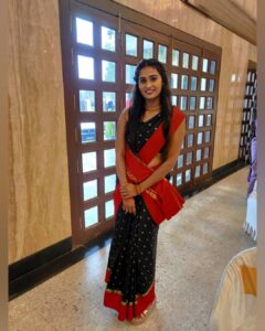 Poornima Ravi Instagram - Wedding seasons!
Such poses are must!

#poornimaravi