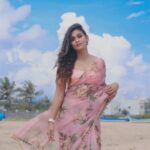 Poornima Ravi Instagram - An Ocean Breeze puts a mind at ease ❤️ MUAH: @glow_by_zapri Photography: @gk_.photography._ Costume: @suhanyalingamdesign #poornimaravi #araathi #fashionphotography #love #pinkaesthetic #sea