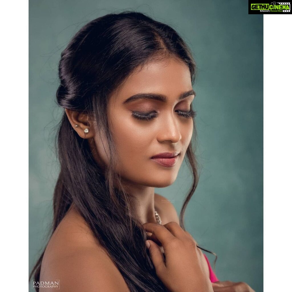 Poornima Ravi Instagram – Simple, sweet, bold, confident, innocent and ...