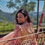 Poornima Ravi Instagram - Womanly Vibes🧘‍♀️❤️ Costume: @uttara_trulyurs . . . . . . . . . . . #poornimaravi #araathi #saree #sareelove #blouse #simplelook #love #smiles #pink #peach #peachsaree #ooty #casualstyle #hair #casualphotography #actress #fashionphotography #poornimaravipictures