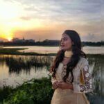 Poornima Ravi Instagram - There's nothing like a beautiful sunset to end a healthy day!! Pc: @balaji.sha.g