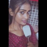 Poornima Ravi Instagram - Cooking scenes tonight 😁 Making video reels on the way 😂😂 Haiyo haiyo 😂😂 That karandiya kaiyila eduthuta naalu rottiya sudama keela vekka maata moment 😁 . . . . . . #poornimaravi #cooking #cookingathome #araathi #instagood