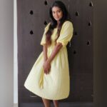 Poornima Ravi Instagram - YELLOVE! 💛 . . . . . . . . . . . . #poornimaravi #araathi #yellow #love #ootd