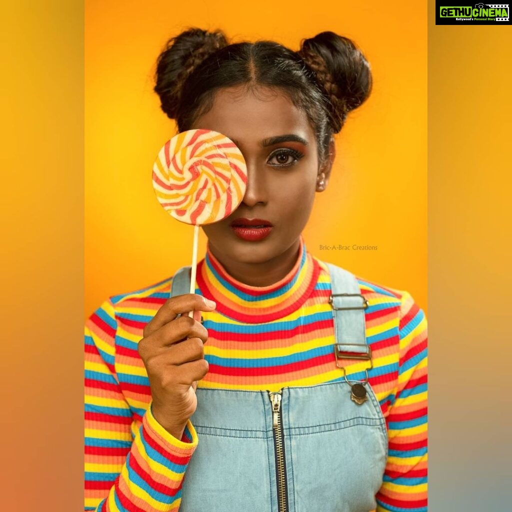 Poornima Ravi Instagram - We are rainbows, me and you. Every color, every hue! ❤️ Loved the dusky tone of the pic! Thanks @bricabrac.in 😍 Swipe to watch the BTS of the pic! 😁 Photographed by @bricabrac.in @praveen93 MUAH: @viyahairandmakeup Costume: @viyahairandmakeup . . . . . . . . . . . . . #poornimaravi #araathi #denim #colors #photography #bricabrac