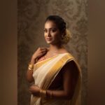 Poornima Ravi Instagram - Onam ashamsakal Makkalae! 🌟💥💫 Spread Positivity with the onam vibes!! MUAH and costume: @makeupandhairbyrehana @makeoverbyimti Photography: @parvathamsuhasphotography . . . . . . . . . . . . . . #onam #onamcelebration #onamsaree #poornimaravi #araathi