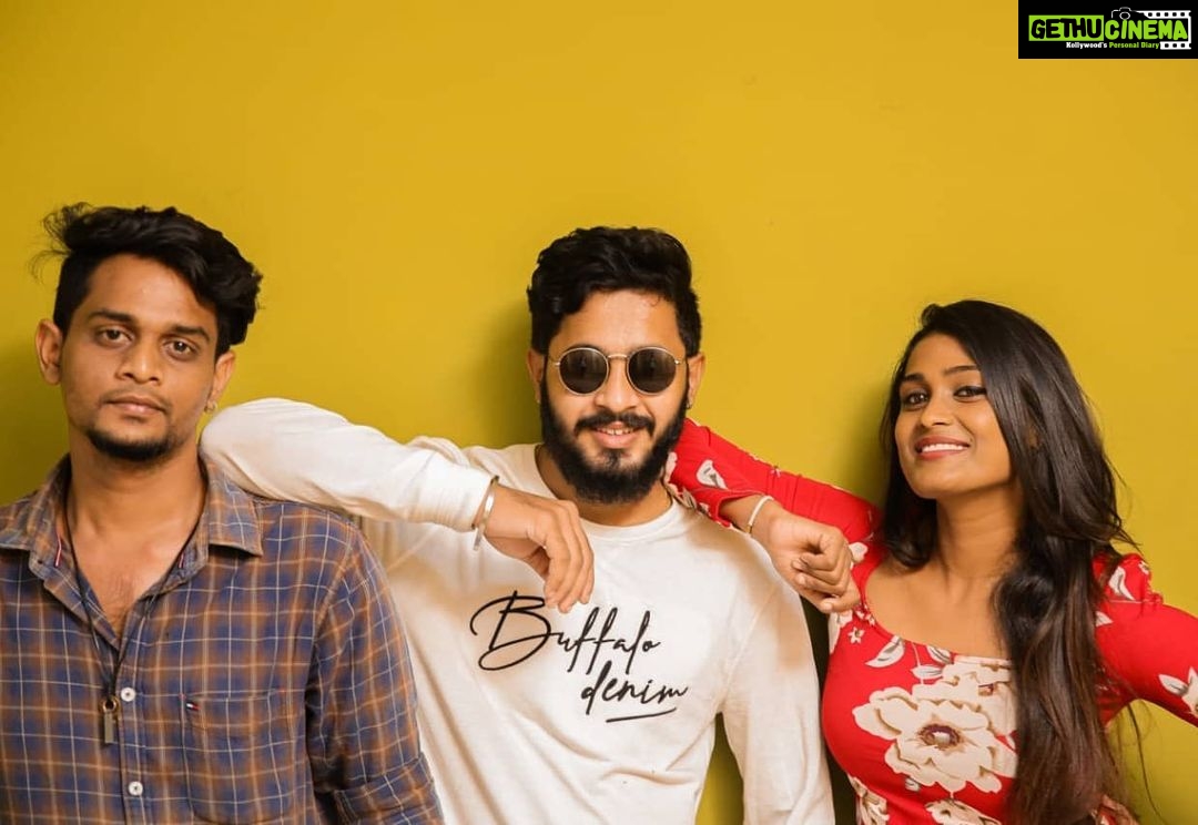 Poornima Ravi Instagram - Us 😁 #araathi #poornimaravi