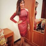 Poornima Ravi Instagram - When your friend is too dhandam to click a good pic of urs! 63 clicks=1 sumaar picture! @aravind.mass (dhandam)🤦🤦 Bangalore days😍 Bangalore, India