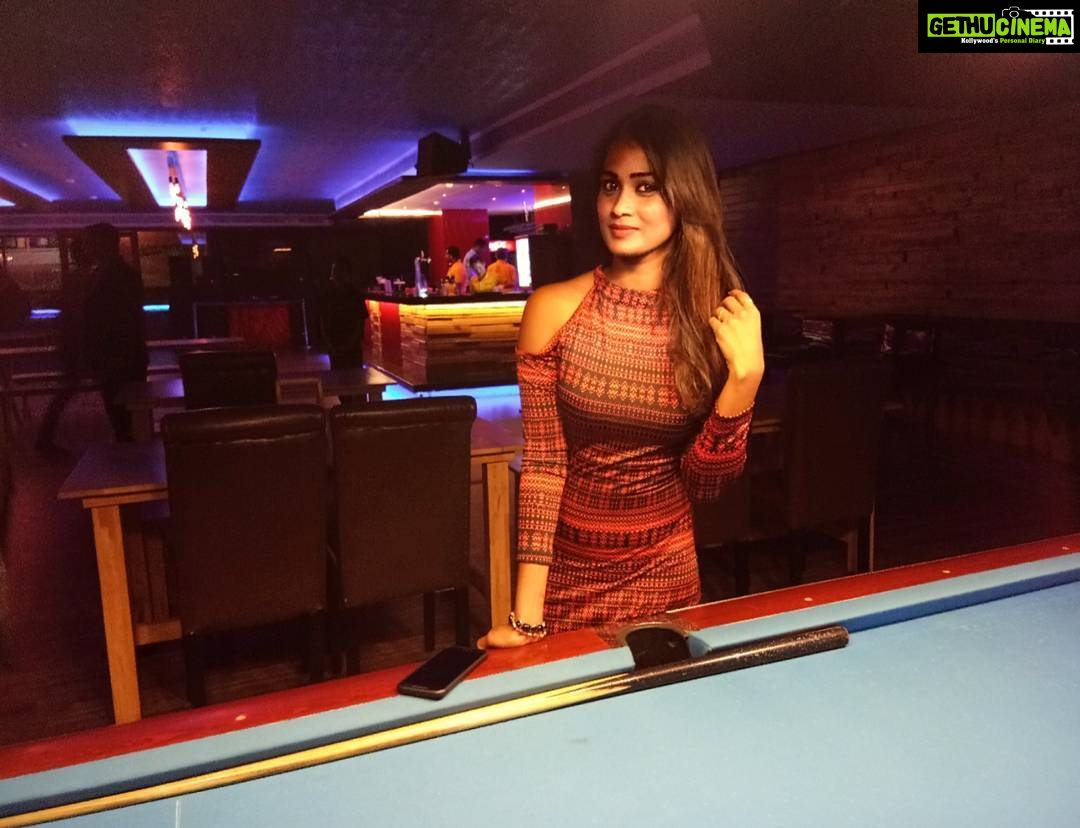 Poornima Ravi Instagram - The night! 😍💓 #bangaloredays Nolimmits Lounge & Club