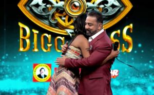 Poornima Ravi Instagram - Sharing the stage with the legend @ikamalhaasan himself is a surreal moment ❤️ Without you guys, this wouldn't be possible 🥹❤️‍🔥 Support pannunga Makkale, as you always do for me . Much Love ❤️ 
@vijaytelevision @disneyplushotstartamil