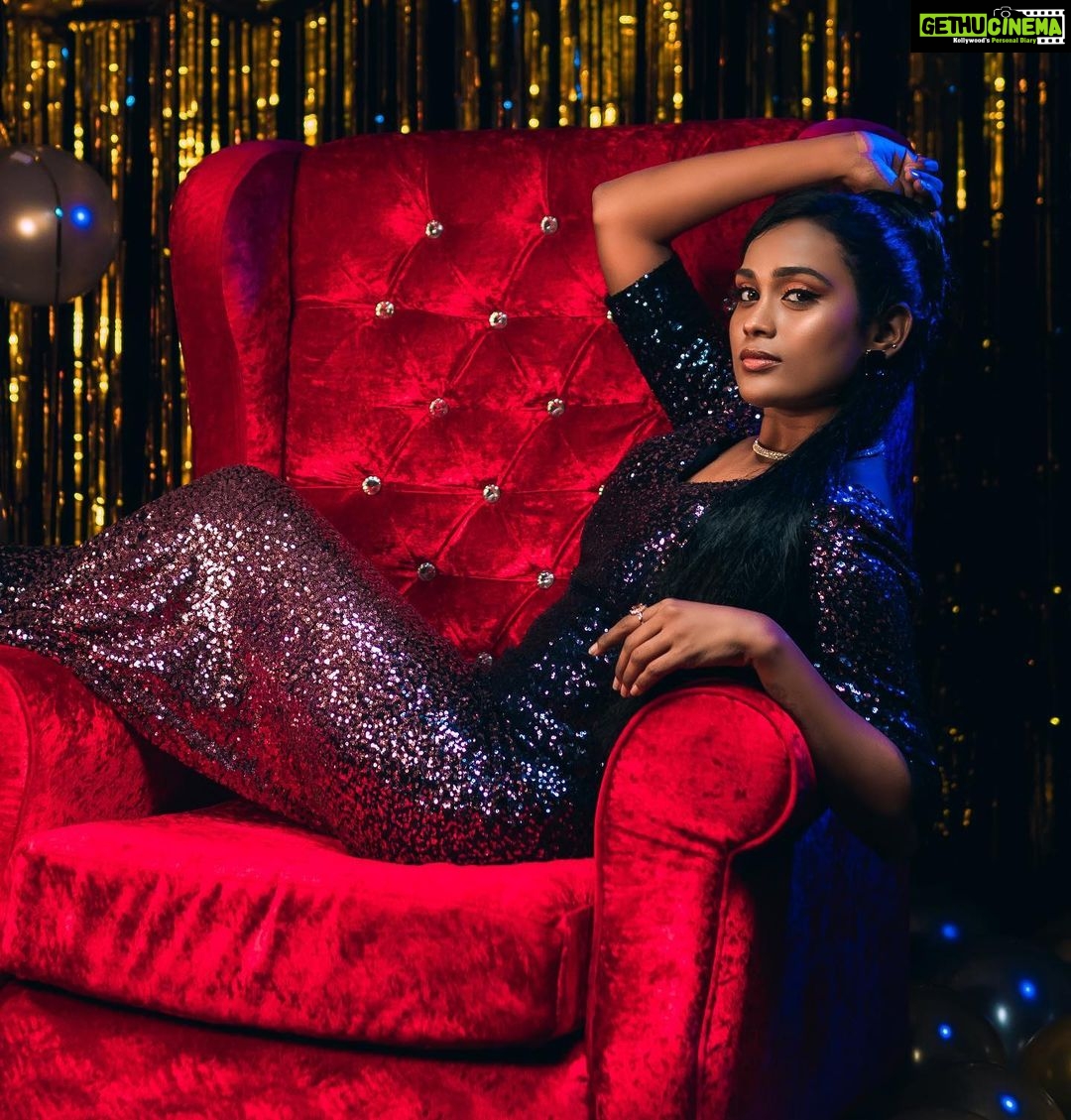 Poornima Ravi Instagram - Inframe: @poornima_ravii MUAH: @makeupbypriyankachowdary Photography: @smilebookphotography Outfit: @deekshitanikkam Studio: @arangaa.space #poornimaravi #shoot #fashionmodel #fashionshoot #makeup #dewymakeup #newyear #2021 Chennai, India