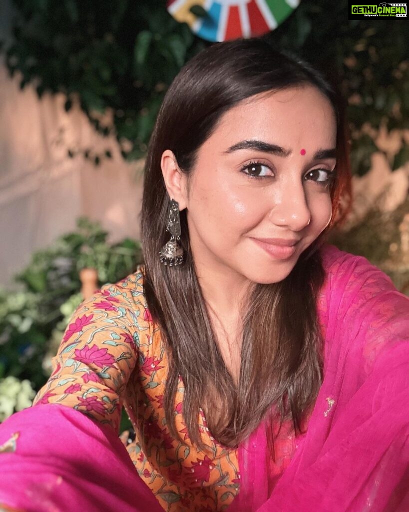 Prajakta Koli Instagram - Thanking Bappa for giving me a life where I get to spend the day at @unitednations making conversations about climate action, gender equity, partnerships, finance and storytelling. So grateful to have a voice and a platform in influential rooms. Thank you @youtube !💜 Also, dressed up extra happy for Ganesh Chaturthi!🙏 ….. Outfit by @drzya_ridhisuri Jhumkas by @sangeetaboochra United Nations