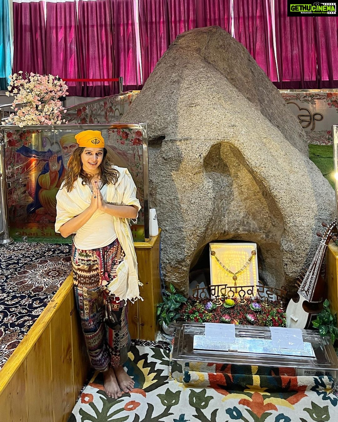 Pranati Rai Prakash Instagram - It’s truly been a wonderful day! Rather the entire week! I feel immensely grateful. 🙏🌸 I visited the ‘Pathar Sahib’ gurudwara where Guru Nanak Sahib meditated 1515-‘18; went rafting at Sangam; met a guru at the Spituk monastery…and visited the Kali mandir…and here’s being super fast at updating! Well, today is my last day here…will miss it all! 🤍