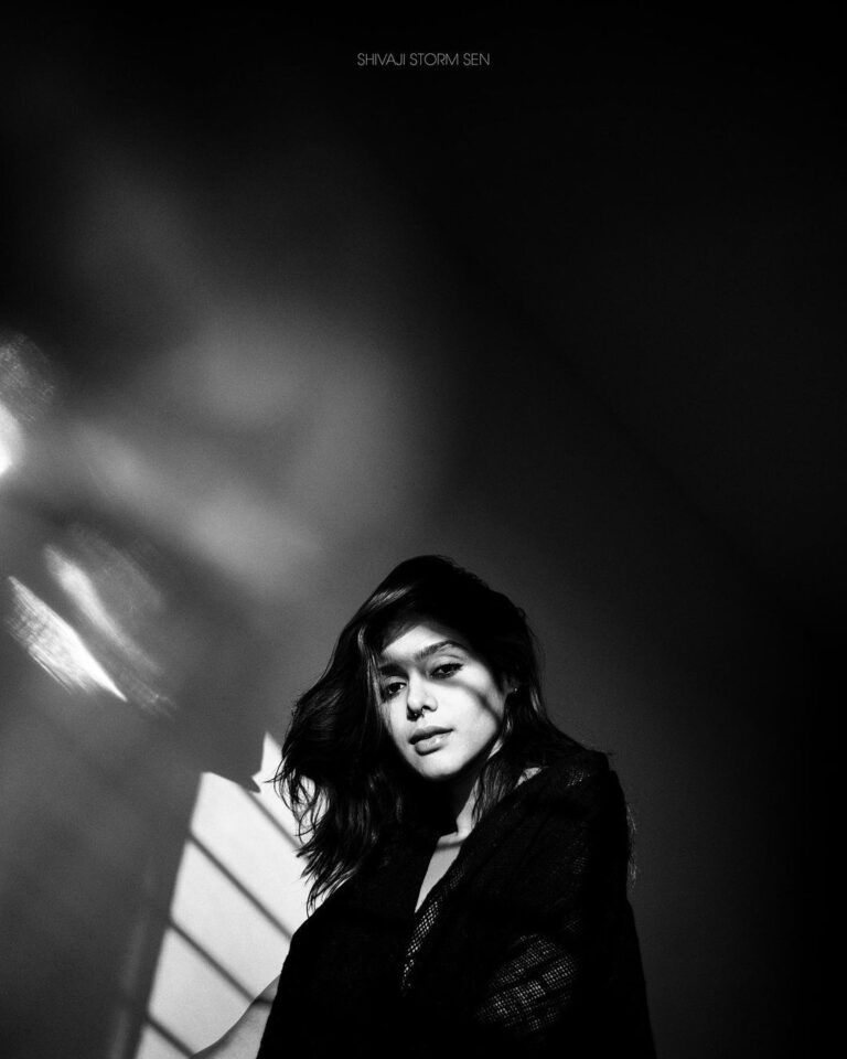 Pranati Rai Prakash Instagram - Pranati For the BTS video of this shoot or my other unseen work, visit https://www.patreon.com/stormsen #theesotericrealist #fashionphotography #portraiture #fineartphotography #stormworkshop