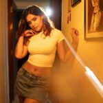 Pranati Rai Prakash Instagram - That painting on the wall is made by me…👩🏻‍🎨 Shot by @areesz ✨🤍