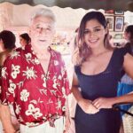 Pranati Rai Prakash Instagram - At @mariagorettiz’s ‘To The Moon and Back’ book launch. She’s one of the finest humans I know in the city and can’t wait to read what she’s shared about life, love and everything in-between. Also met @naseeruddin49 sir, well, happened to get a picture this time. 🤍 Olive Bar & Kitchen