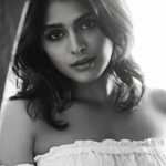 Pranati Rai Prakash Instagram - When I look into the mirror, I want to feel good about the person I’m becoming! :) Captured by @shotbynuno 🤍
