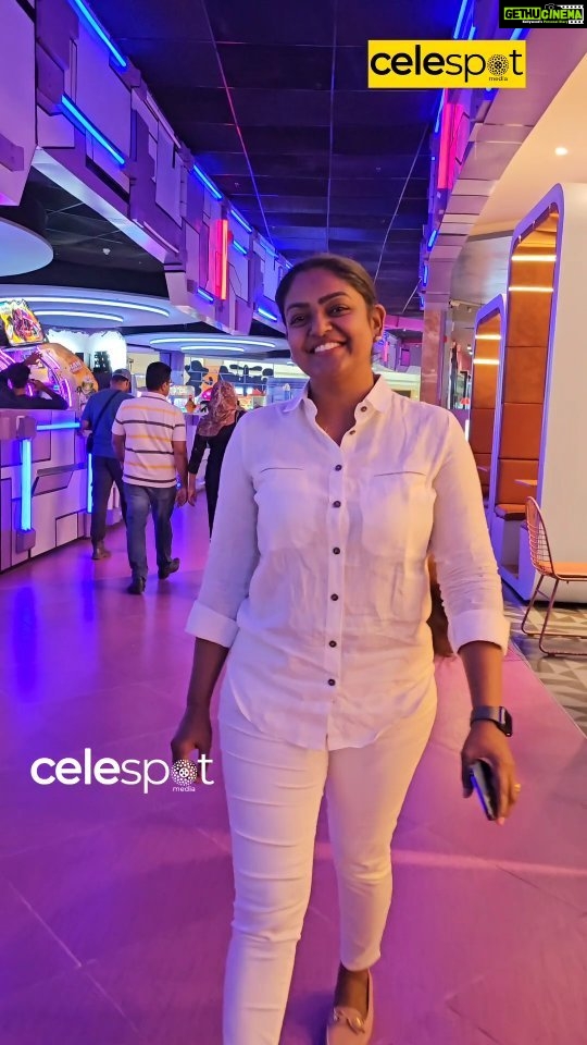 Premi Viswanath Instagram - Premi Viswanath 🤍 . . . #premiviswanath #premivishwanathfans #premivishwanath LuLu Mall Kochi