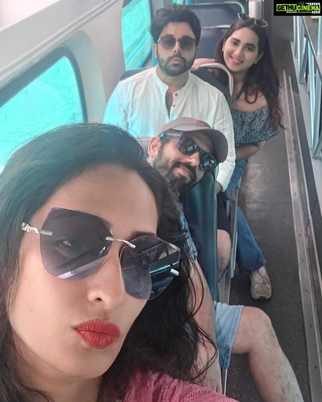 Priya Marathe Instagram - Chicago Metro with mitron.. Pc @petherahul