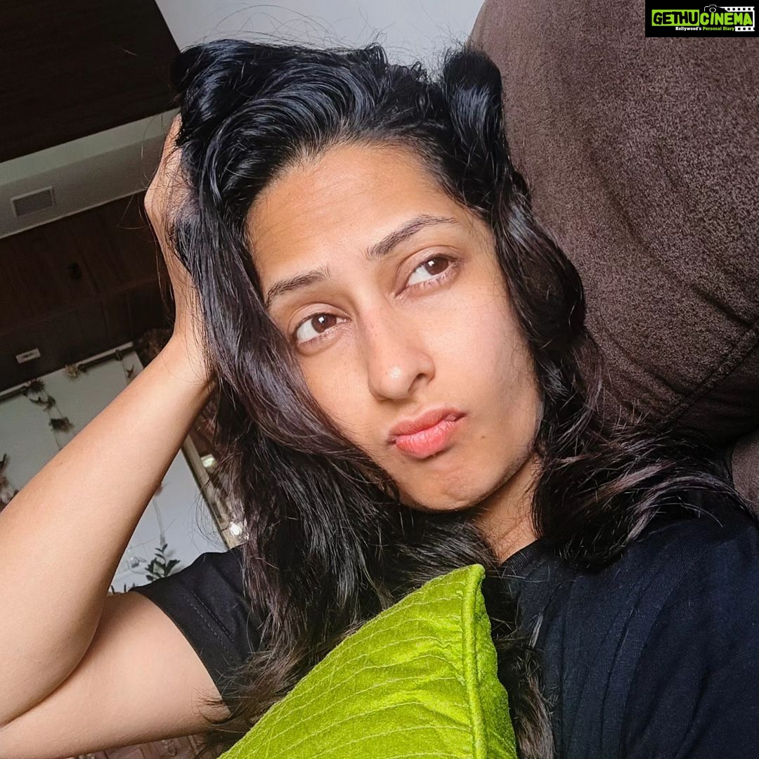 Priya Marathe Instagram - kaam kar ke kiska bhala hua hai .. 😜 Chodo jaane do.. #chill #whynot