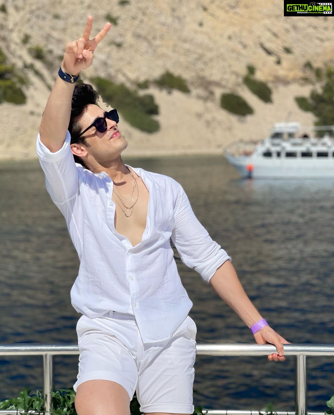 Priyank Sharma - 65.3K Likes -
