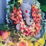 Priyanka Nalkari Instagram - | VINAYAKA CHATURTHI SHUBAKANKSHALU 😊🙏🏻🌸 #happyvinayakachavithi #festivalvibes #vinayakudu #vinayagar #ganesha #ganapathi #feelingblessed #couplegoals #wifenhusband #instagram My outfit @rdm_collections90 ❤️