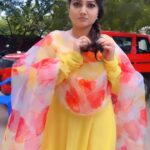 Priyanka Nalkari Instagram - நீல நிலவே ❤❤ அக்டோபர் 9 முதல் | நளதமயந்தி | திங்கள் - சனி | மாலை 6.30 மணிக்கு. #NalaDamayanthi #NewSerial #PriyankaNalkari #ZeeTamil #LiveReels #ZeeOnTheGoReels