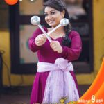 Priyanka Nalkari Instagram - எப்டி எங்க தமயந்தி ஆயுதம்...!!!😜❤️ அக்டோபர் 9 முதல் | நளதமயந்தி | திங்கள் - சனி | மாலை 6.30 மணிக்கு. #NalaDamayanthi #NewSerial #PriyankaNalkari #Dhamayanthi #Nalan #Nanda #ZeeTamil