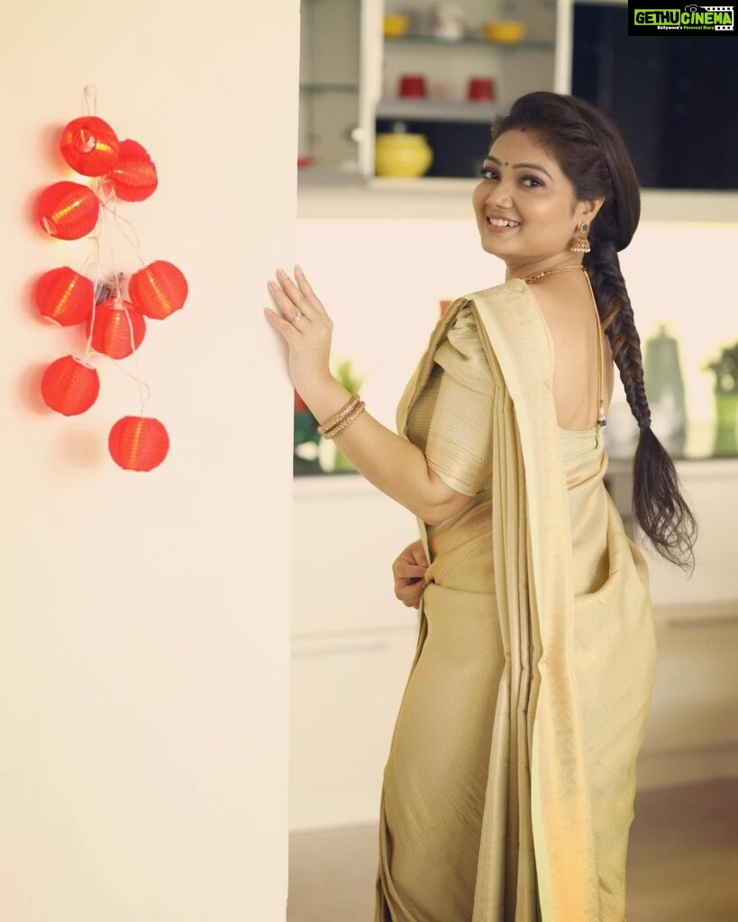 Priyanka Nalkari Instagram - #saree #adshoot #tamil #chennai #poser #nalkarpriyanka #damayanthi #roja #seetha #hyderabad #actress #instagram