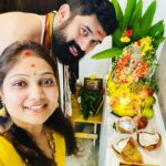 Priyanka Nalkari Instagram - | VINAYAKA CHATURTHI SHUBAKANKSHALU 😊🙏🏻🌸 #happyvinayakachavithi #festivalvibes #vinayakudu #vinayagar #ganesha #ganapathi #feelingblessed #couplegoals #wifenhusband #instagram My outfit @rdm_collections90 ❤️