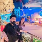 Priyanka Nalkari Instagram – #aquarium #kl #kualalumpur #lovefishes #blue #couplegoals #happyweekend #jumpsuit #selfies #malaysia #fun #happy #wifeylife #actresslife #teluguamayi #tamilactress #indian #instagram #instamood Aquarium KL Tower