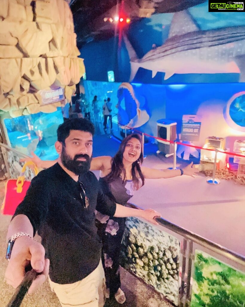 Priyanka Nalkari Instagram - #aquarium #kl #kualalumpur #lovefishes #blue #couplegoals #happyweekend #jumpsuit #selfies #malaysia #fun #happy #wifeylife #actresslife #teluguamayi #tamilactress #indian #instagram #instamood Aquarium KL Tower