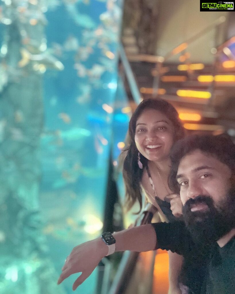 Priyanka Nalkari Instagram - #aquarium #kl #kualalumpur #lovefishes #blue #couplegoals #happyweekend #jumpsuit #selfies #malaysia #fun #happy #wifeylife #actresslife #teluguamayi #tamilactress #indian #instagram #instamood Aquarium KL Tower