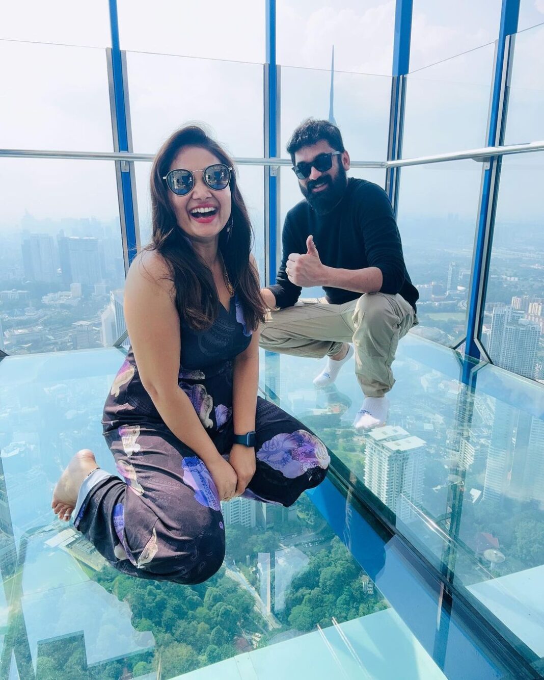 Priyanka Nalkari Instagram - #kltower #skydeck #posers #couplegoals #malaysia #outing #love #life #actresslife #smilesformiles #hapoyweekendeveryone🌸🌷☺️💕 Skydeck KL Tower