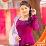 Priyanka Nalkari Instagram - அப்புறம் எதுக்கு Waiting-u.. Reminder-ah Set பண்ணு Enjoy பண்ணு...!!! 😍😍 நாளை முதல் | நளதமயந்தி | திங்கள் - சனி | மாலை 6.30 மணிக்கு. #NalaDamayanthi #NewSerial #PriyankaNalkari #Damayanthi #Nanda #Nalan #ZeeTamil