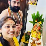 Priyanka Nalkari Instagram - | VINAYAKA CHATURTHI SHUBAKANKSHALU 😊🙏🏻🌸 #happyvinayakachavithi #festivalvibes #vinayakudu #vinayagar #ganesha #ganapathi #feelingblessed #couplegoals #wifenhusband #instagram My outfit @rdm_collections90 ❤️