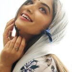 Priyanka Thimmesh Instagram - 💙🤍 Clicked by @bhagathmakka 🙌🏻 @iampriyankaathimmesh #priyankathimmesh #priyankathimmeshofficial