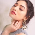 Priyanka Thimmesh Instagram - Smile, it’s free therapy😀✨ Photography @bhagathmakka Credit #jehensaai Desginer by @lakshana_label Makeup & hair @iglambeautystudiochennai @iampriyankaathimmesh #priyankathimmeshofficial #priyankathimmesh #lovelife #smileon #beliveinyourself