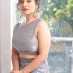 Priyanka Thimmesh Instagram - Smile, it’s free therapy😀✨ Photography @bhagathmakka Credit #jehensaai Desginer by @lakshana_label Makeup & hair @iglambeautystudiochennai @iampriyankaathimmesh #priyankathimmeshofficial #priyankathimmesh #lovelife #smileon #beliveinyourself