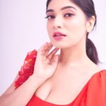 Priyanka Thimmesh Instagram - ❤️✨ Photography @bhagathmakka Credit #jehensaai Desginer by @lakshana_label Makeup & hair @iglambeautystudiochennai @iampriyankaathimmesh #priyankathimmeshofficial #priyankathimmesh