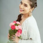 Priyanka Thimmesh Instagram - 🤍✨ Photography @bhagathmakka Credit #jehensaai Desginer by @lakshana_label Makeup & hair @iglambeautystudiochennai @iampriyankaathimmesh #priyankathimmeshofficial #priyankathimmesh