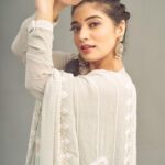 Priyanka Thimmesh Instagram - 🤍✨ Photography @bhagathmakka Credit #jehensaai Desginer by @lakshana_label Makeup & hair @iglambeautystudiochennai @iampriyankaathimmesh #priyankathimmeshofficial #priyankathimmesh