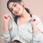 Priyanka Thimmesh Instagram - ❤️✨ Photography @bhagathmakka Credit #jehensaai Makeup & hair @iglambeautystudiochennai @iampriyankaathimmesh #priyankathimmeshofficial #priyankathimmesh