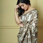 Priyanka Thimmesh Instagram - ❤️✨ Photography @vkey21 @blackbox_mediacorp Costume @thoran_by_zayi Stylist @zohibzayi Make up @iglambeautystudiochennai Special thanks to @jesufeast_12 @ameerkbasheer @adam__zamar @iampriyankaathimmesh #priyankathimmeshofficial #priyankathimmesh Thanks for editing my photo Kiruu @rainbow_photography_official