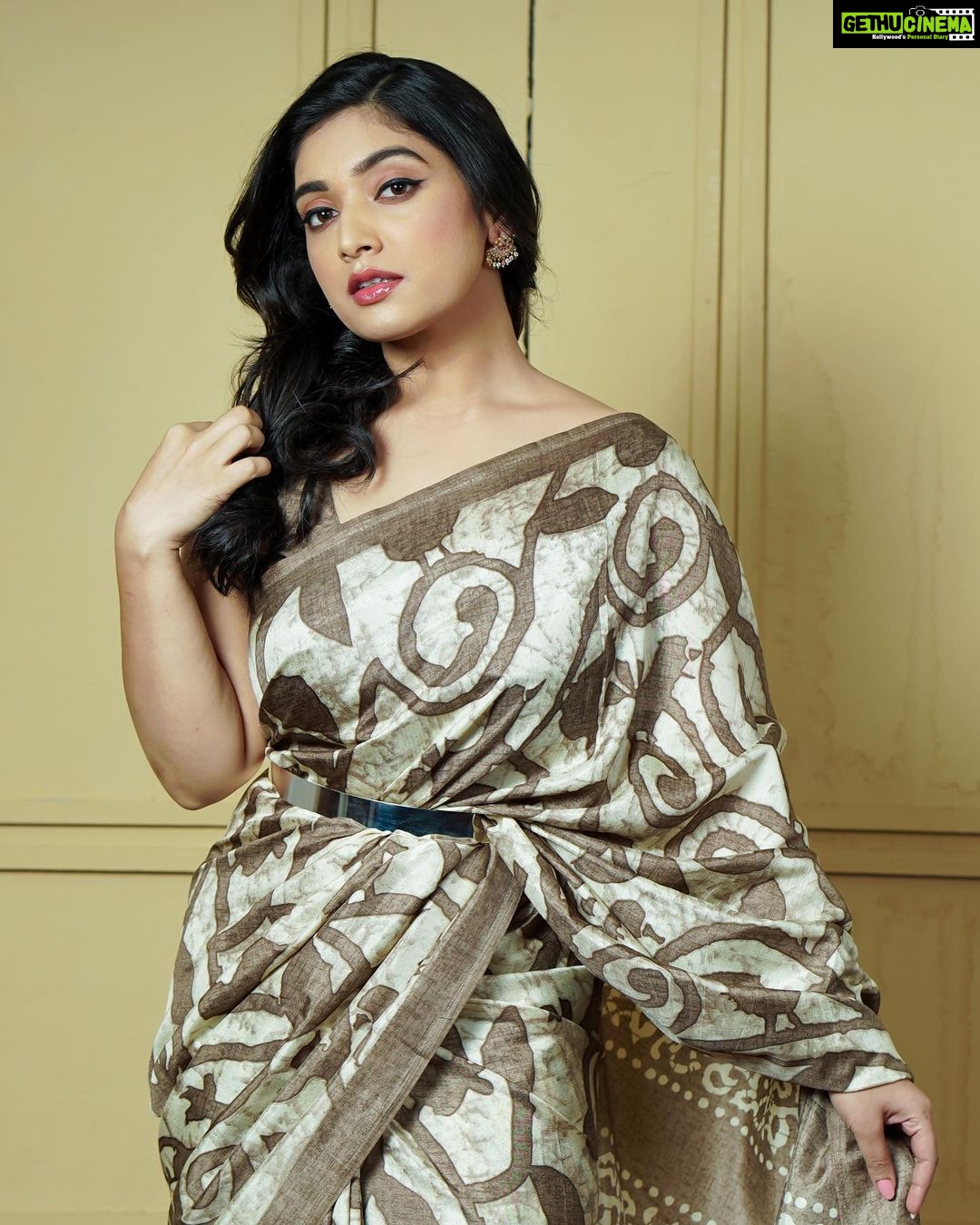 Priyanka Thimmesh Instagram - ❤️✨ Photography @vkey21 @blackbox_mediacorp Costume @thoran_by_zayi Stylist @zohibzayi Make up @iglambeautystudiochennai Special thanks to @jesufeast_12 @ameerkbasheer @adam__zamar @iampriyankaathimmesh #priyankathimmeshofficial #priyankathimmesh Thanks for editing my photo Kiruu @rainbow_photography_official