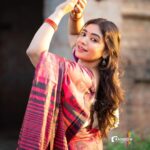 Priyanka Thimmesh Instagram – ✨

Happy morning 🥰
📸 by my fav one @rainbow_photography_official 
🥰🤍
#priyankathimmeshofficial #priyankathimmesh #sareelove #traditionalwear #happiness #smilemore #instagood #rainbowphotography #rainbowclick🌈