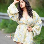 Priyanka Thimmesh Instagram - See Good In All Things.. Happiness will be with you❤️✨ Happy evening 🎊 📸: @rainbow_photography_official 🫶🏻🥰 #priyankathimmeshofficial #priyankathimmesh #iknowcutenessoverload 😉 #happiness #loveoflife 💙💙💙💙💙