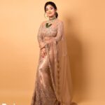 Priyanka Thimmesh Instagram - ✨The easiest way to feel hot yet modest is to wear a saree!✨ MUA : @makeupbydivyanagaraj You did your make up so amazingly for me divya❤️ Outfit : @label_divya_samal 🫶🏻👌🏻👌🏻 Clicked by : @chidu.ln_portraits 🫶🏻✨ #priyankathimmeshofficial #priyankathimmesh #sareelove #lovelife #instalove
