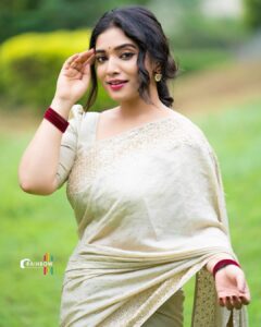 Priyanka Thimmesh Instagram - 💥💝💥💥💝💝💝 ಎಲ್ಲರಿಗೂ ದೀಪಾವಳಿ ಹಬ್ಬದ ಶುಭಾಶಯಗಳು …✨ @rainbow_photography_official all time fav🤩 my buddy …Thanks Kiru for clicking all my photos so beautifully ..😍🤘 #priyankathimmeshofficial #pt