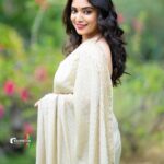 Priyanka Thimmesh Instagram - 💥💝💥💥💝💝💝 ಎಲ್ಲರಿಗೂ ದೀಪಾವಳಿ ಹಬ್ಬದ ಶುಭಾಶಯಗಳು …✨ @rainbow_photography_official all time fav🤩 my buddy …Thanks Kiru for clicking all my photos so beautifully ..😍🤘 #priyankathimmeshofficial #pt